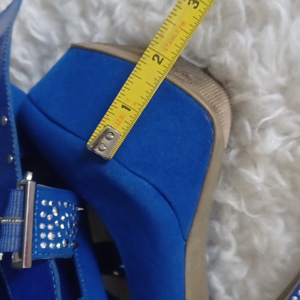 Studded platforms - Picture 15 of 16